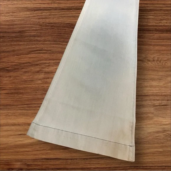 NWT DL1961 Roxy Kick Flare Light Wash Jeans - Picture 10 of 12